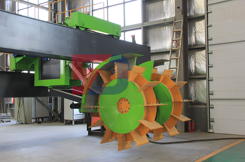 有機肥輪盤翻堆機