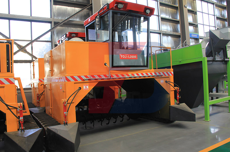 有機肥履帶式翻拋機